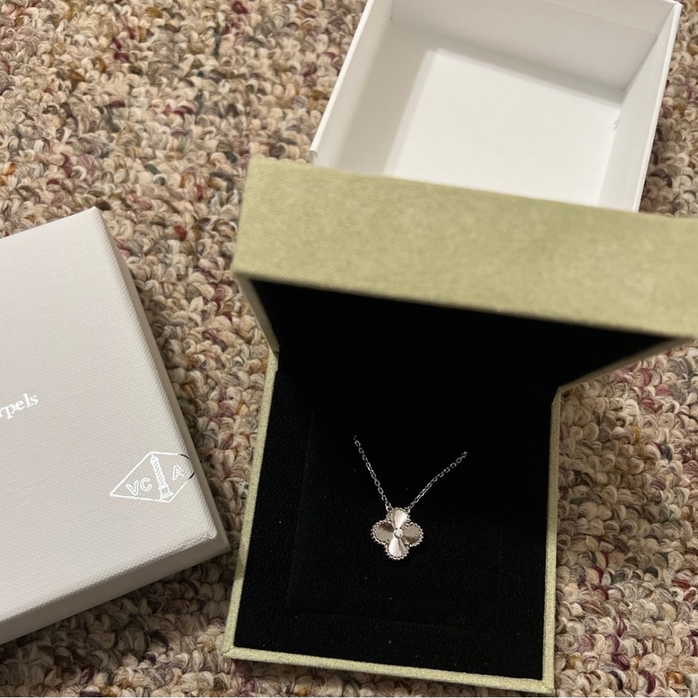 Van Cleef & Arpels Vintage Alhambra pendant